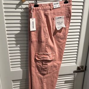 NWT Disclosure Wide Leg Camo High Rise Heans w/ large Carpenter pockets on side.